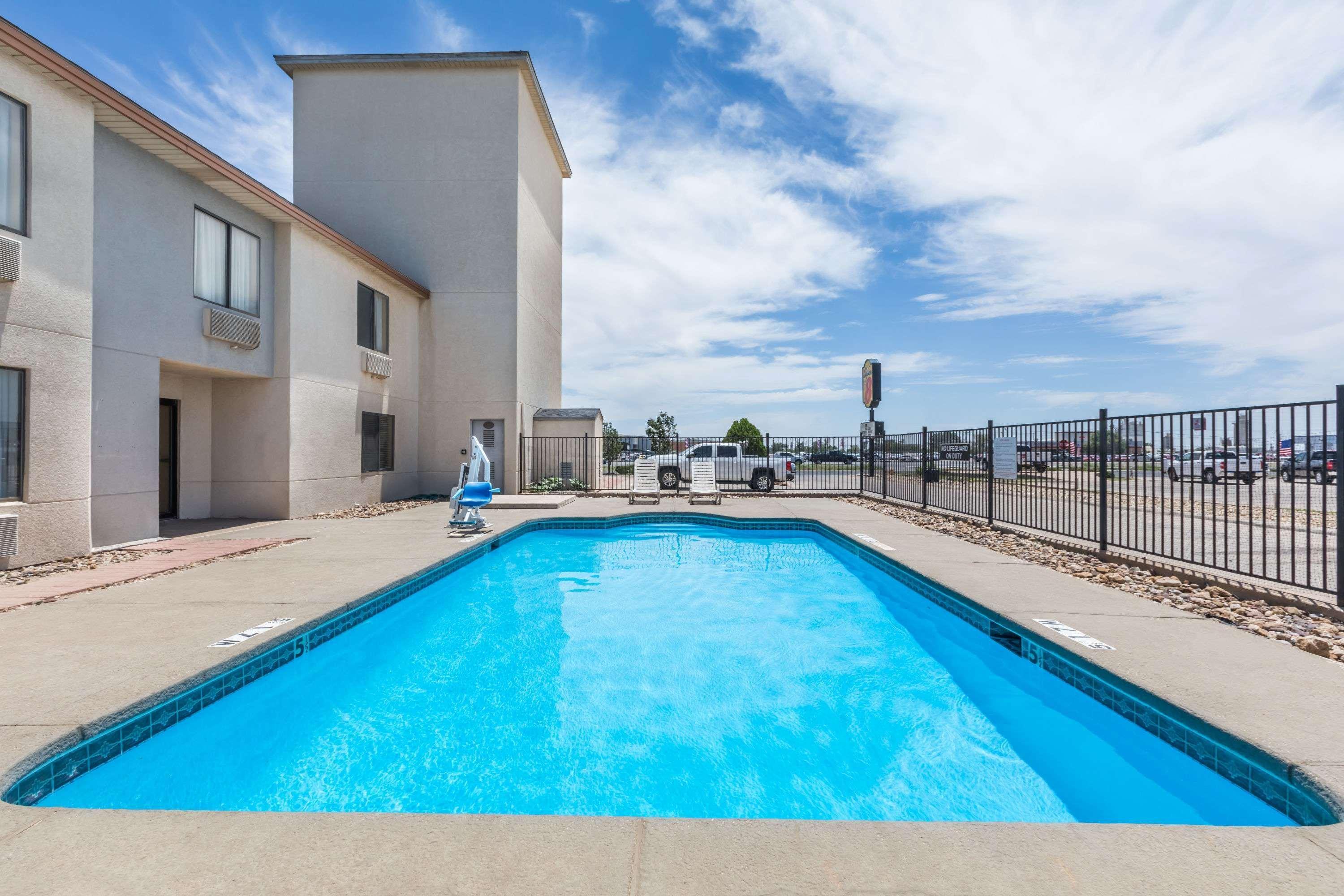 Super 8 By Wyndham Midland Motel Exterior foto